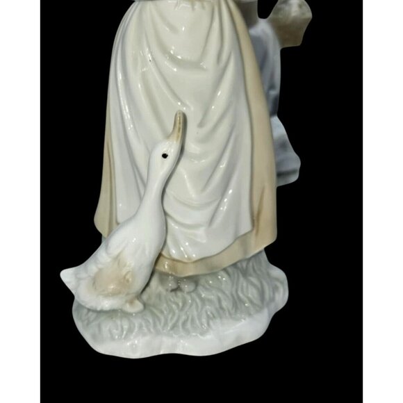 Vtg Ceramic Women Ducks Hand-Painted Farmhouse Decor Collectibles Goose Geese - Picture 5 of 10